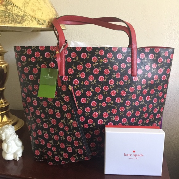 Beautiful Kate Spade Reversible Tote w/ Pouch - Picture 4 of 8